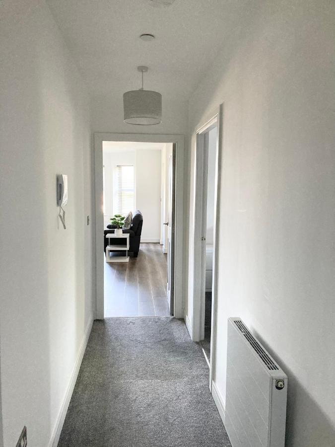 Impressive Newly Built Apartment コンウィ エクステリア 写真