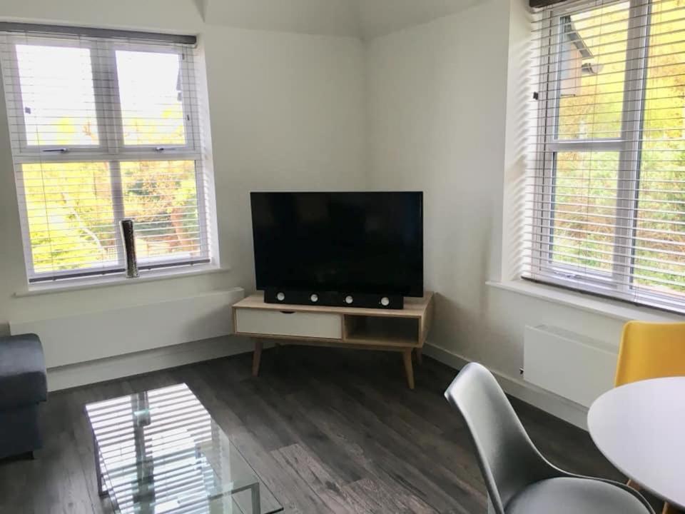 Impressive Newly Built Apartment コンウィ エクステリア 写真